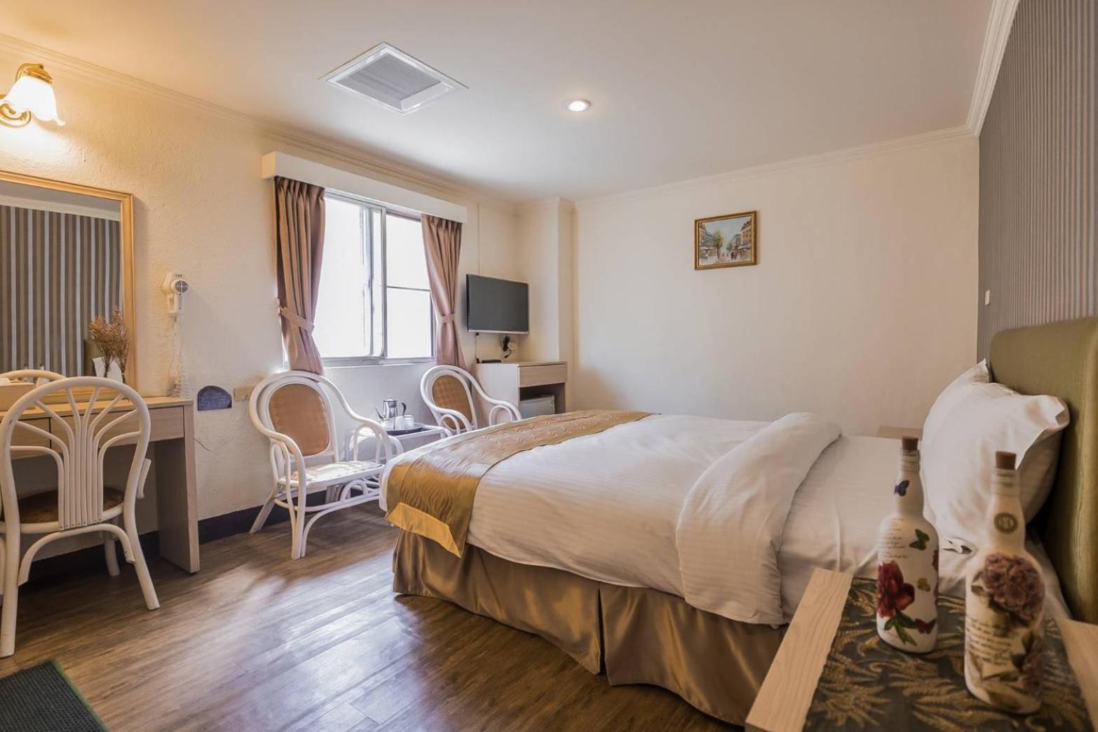 Tzu Chi Hotel Pingtung ภายนอก รูปภาพ